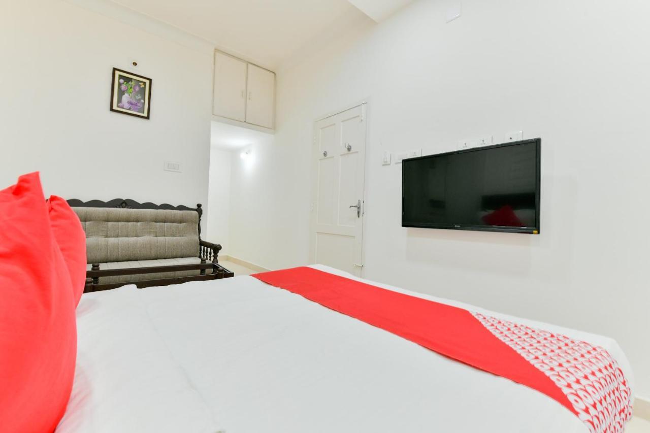 Oyo 16844 Adams Cottage Kochi Exterior foto